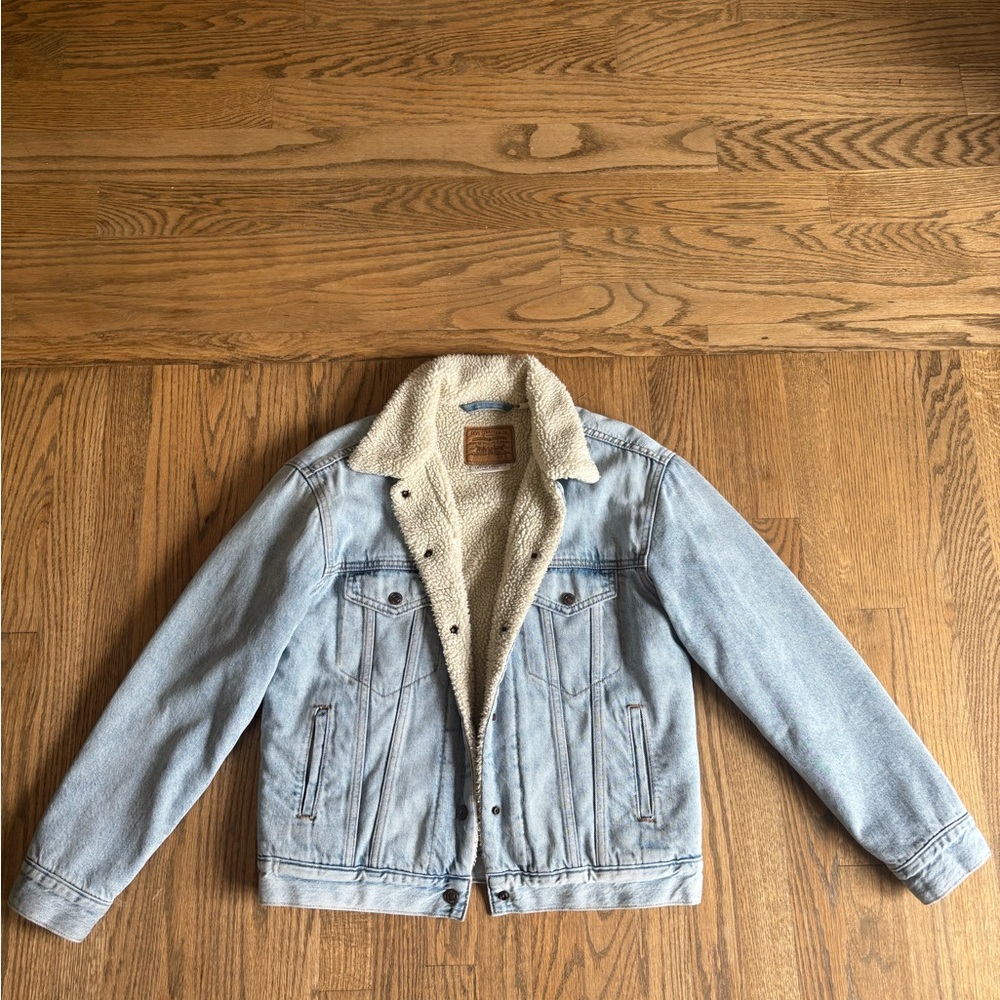 Levi’s Women’s Sherpa Trucker Jacket (Small)